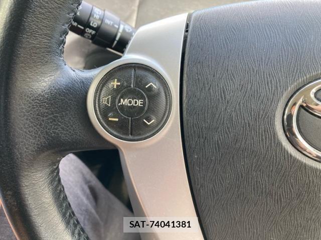Toyota AQUA 2012-07 8228873-14