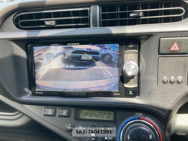 Toyota AQUA 2012-07 8228873-17