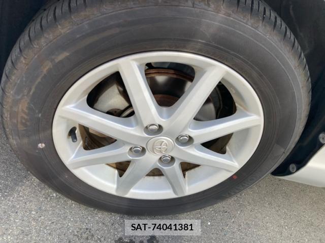 Toyota AQUA 2012-07 8228873-4