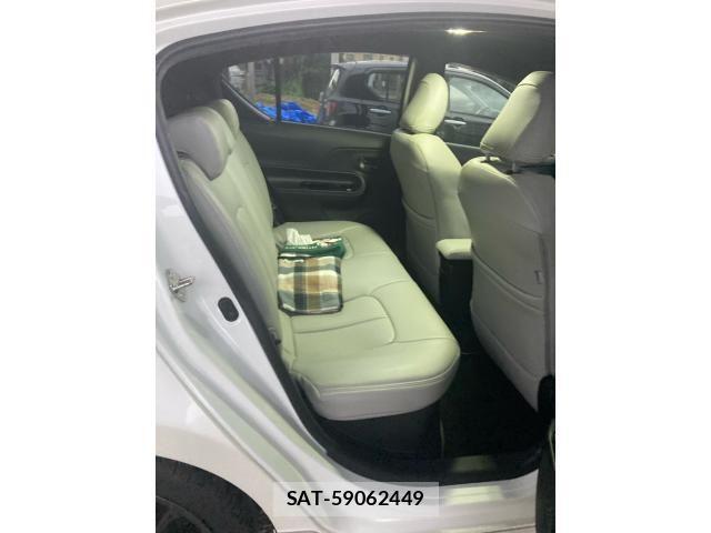 Toyota AQUA 2019-03 8228850-13