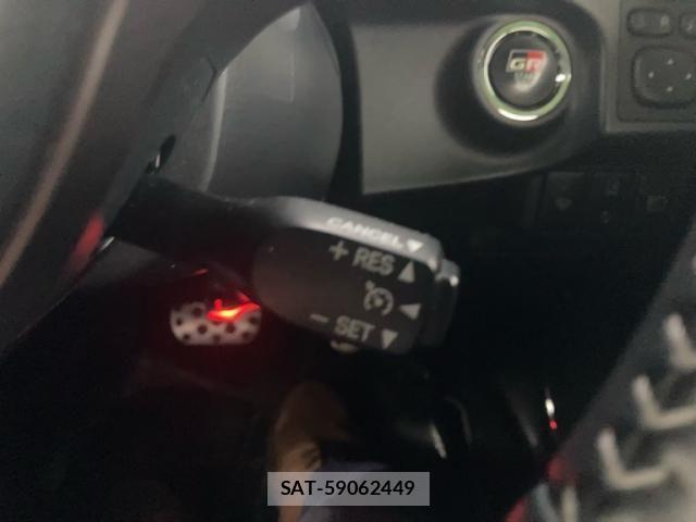 Toyota AQUA 2019-03 8228850-16