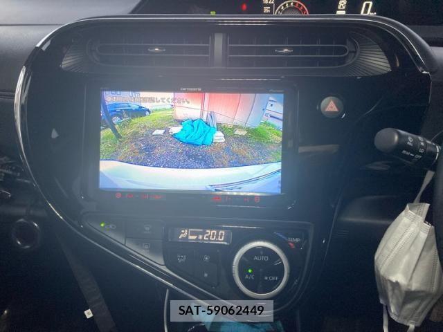 Toyota AQUA 2019-03 8228850-18
