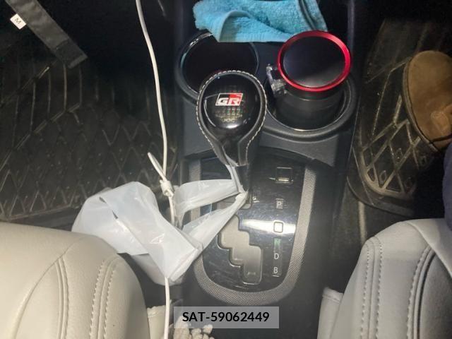 Toyota AQUA 2019-03 8228850-19