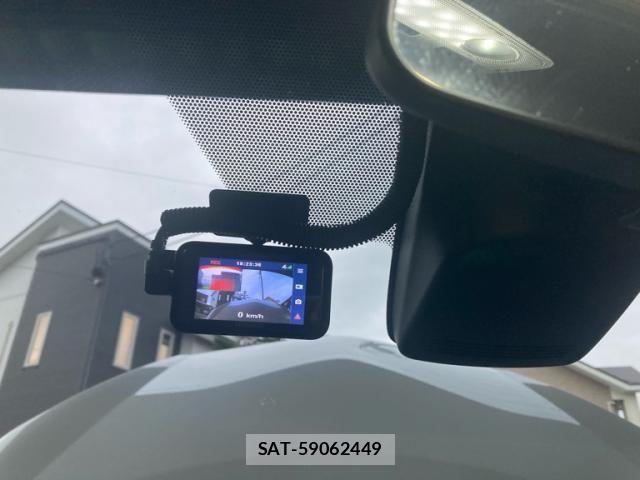 Toyota AQUA 2019-03 8228850-20