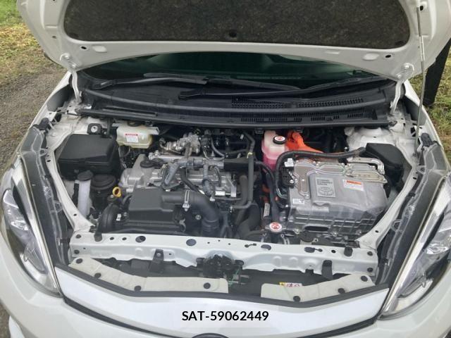 Toyota AQUA 2019-03 8228850-2