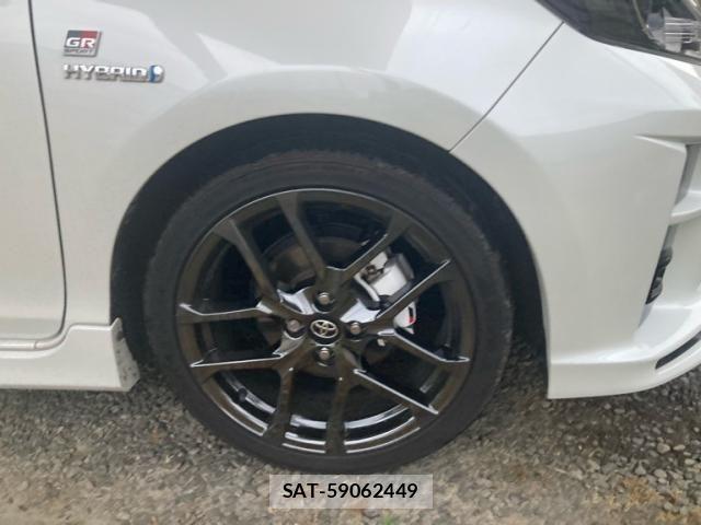 Toyota AQUA 2019-03 8228850-3