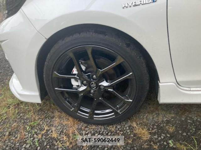 Toyota AQUA 2019-03 8228850-6