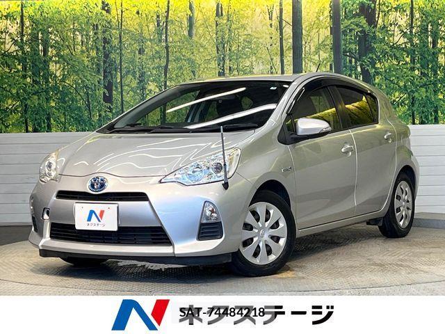 Toyota AQUA 2012-04 8228871-0