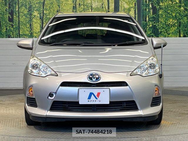Toyota AQUA 2012-04 8228871-13