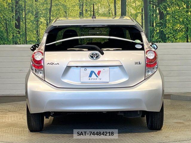Toyota AQUA 2012-04 8228871-14