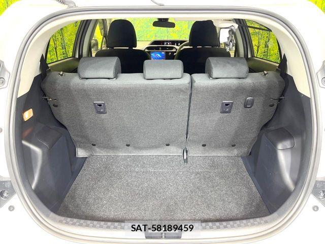 Toyota AQUA 2019-03 8228852-9