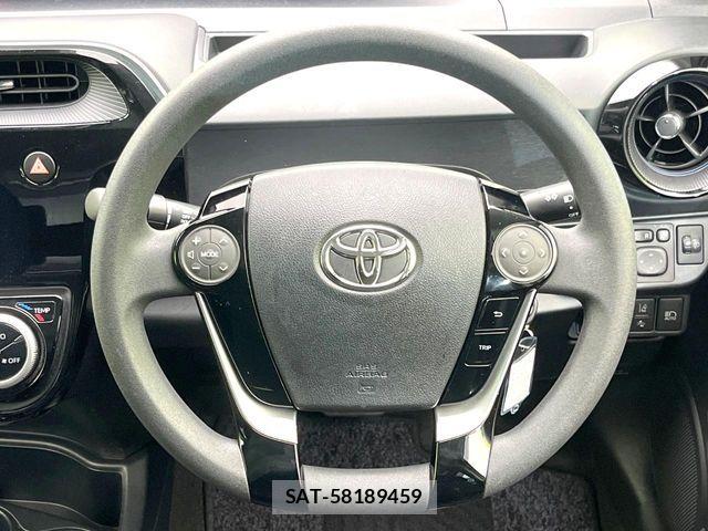 Toyota AQUA 2019-03 8228852-10