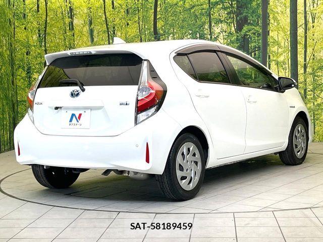 Toyota AQUA 2019-03 8228852-16