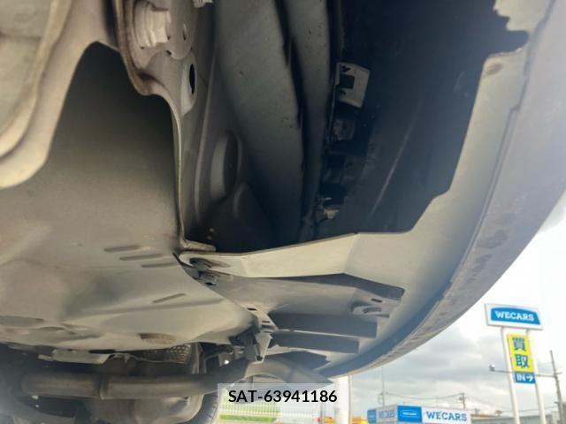 Toyota AQUA 2015-04 8228868-10