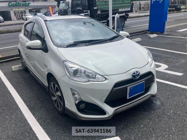 Toyota AQUA 2015-04 8228868-1