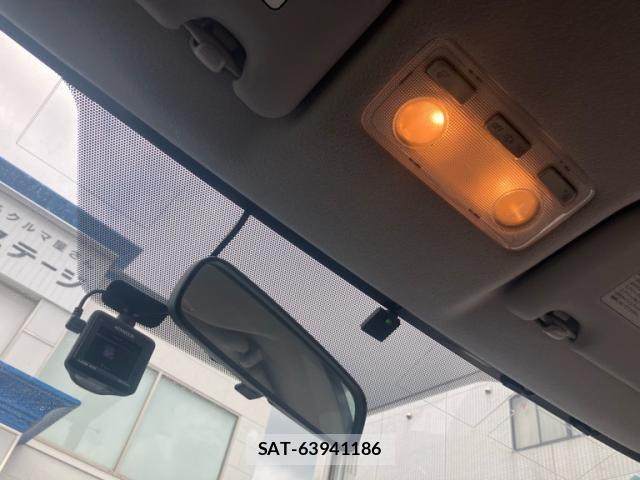 Toyota AQUA 2015-04 8228868-24