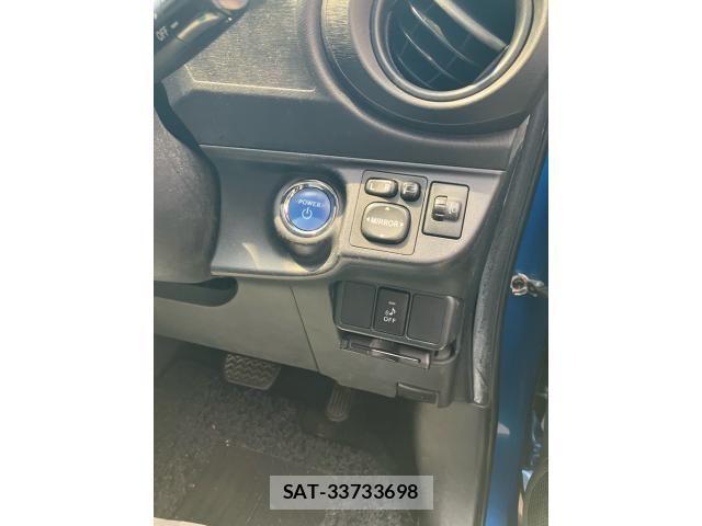 Toyota AQUA 2013-08 8228881-16