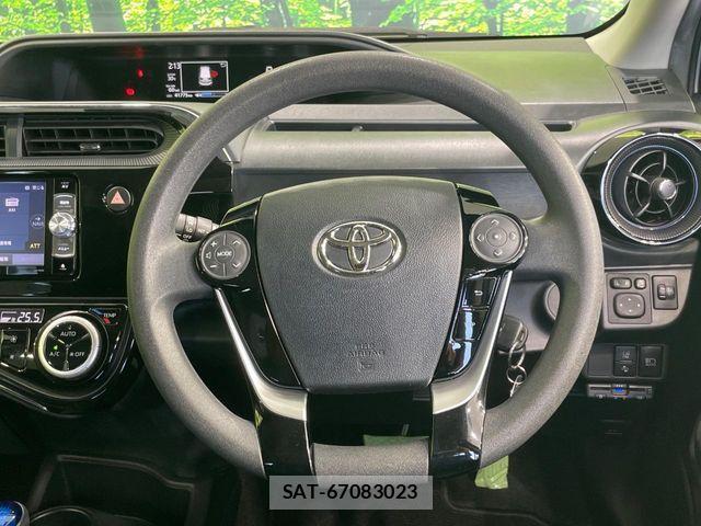 Toyota AQUA 2018-09 8228854-9