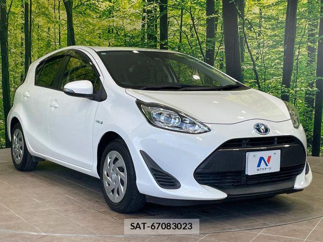 Toyota AQUA 2018-09 8228854-15