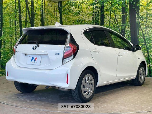 Toyota AQUA 2018-09 8228854-16