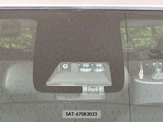 Toyota AQUA 2018-09 8228854-2