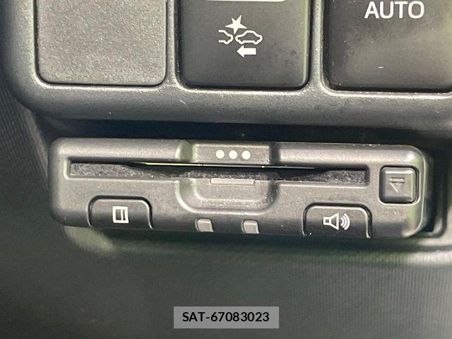 Toyota AQUA 2018-09 8228854-5