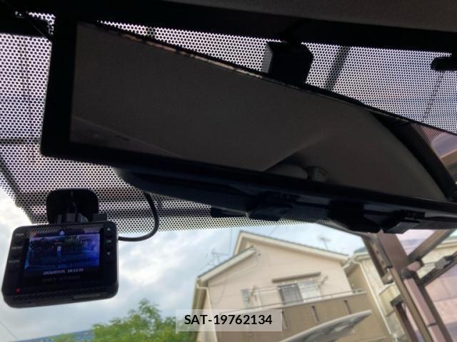 Toyota AQUA 2012-01 8228884-21