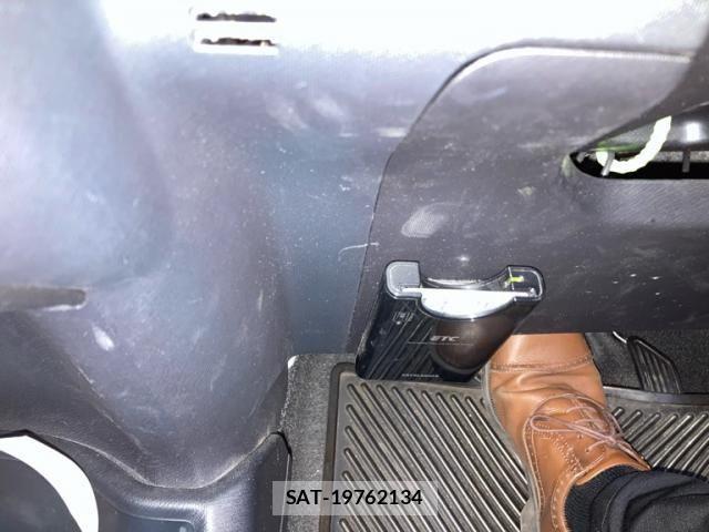 Toyota AQUA 2012-01 8228884-22