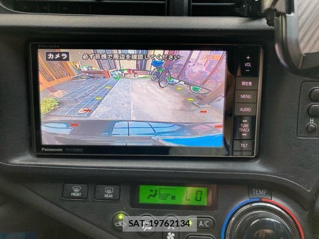 Toyota AQUA 2012-01 8228884-23