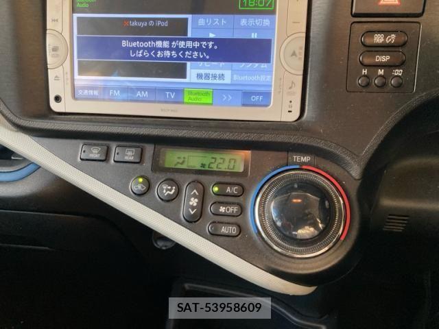 Toyota AQUA 2013-09 8228882-10