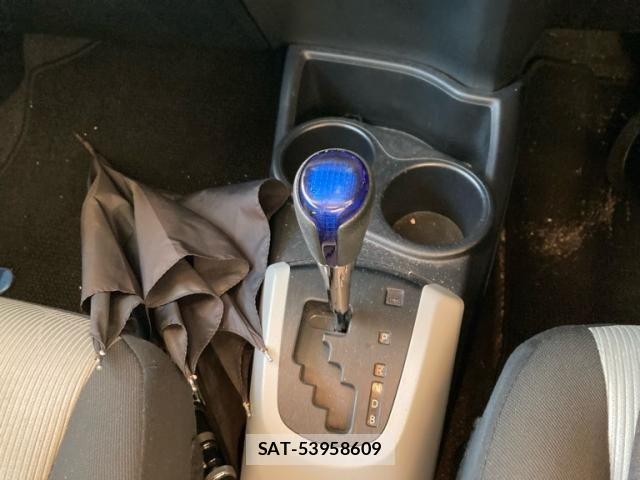 Toyota AQUA 2013-09 8228882-11