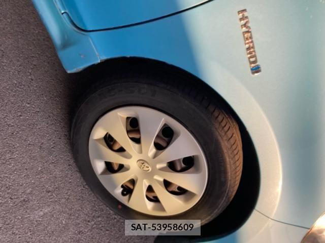 Toyota AQUA 2013-09 8228882-2