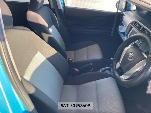 Toyota AQUA 2013-09 8228882-6