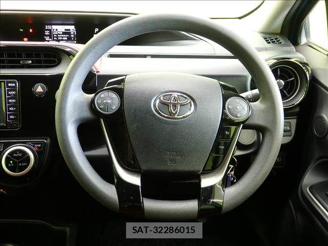 Toyota AQUA 2019-02 8228861-9