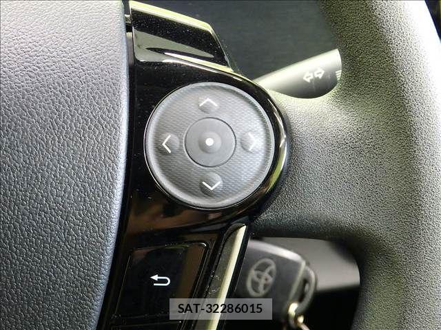 Toyota AQUA 2019-02 8228861-11