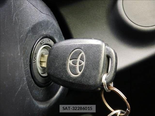 Toyota AQUA 2019-02 8228861-12