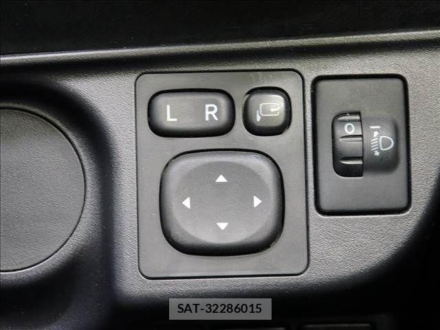 Toyota AQUA 2019-02 8228861-13