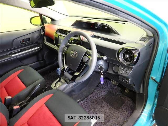 Toyota AQUA 2019-02 8228861-16