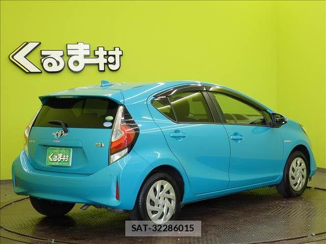Toyota AQUA 2019-02 8228861-1