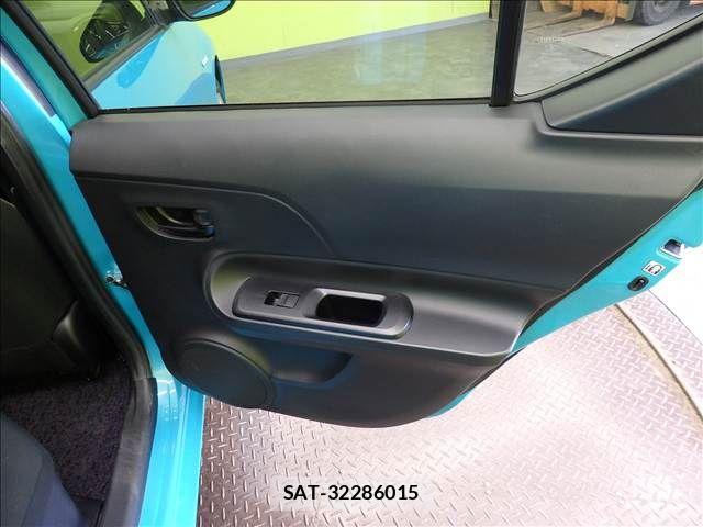 Toyota AQUA 2019-02 8228861-21