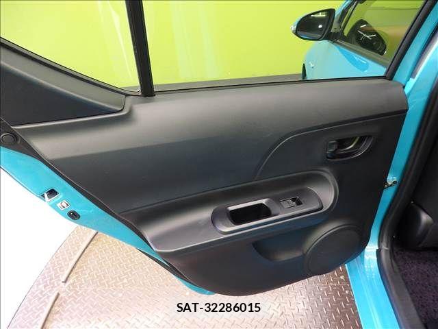 Toyota AQUA 2019-02 8228861-25