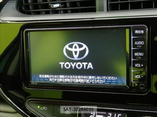 Toyota AQUA 2019-02 8228861-3