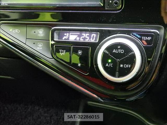 Toyota AQUA 2019-02 8228861-6