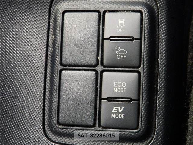 Toyota AQUA 2019-02 8228861-8