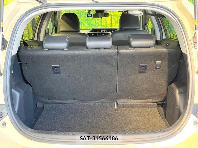 Toyota AQUA 2018-12 8228853-9