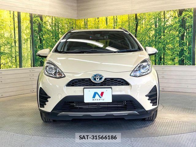 Toyota AQUA 2018-12 8228853-13
