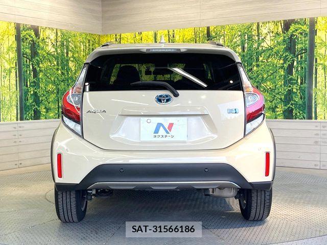 Toyota AQUA 2018-12 8228853-14