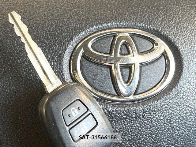 Toyota AQUA 2018-12 8228853-6