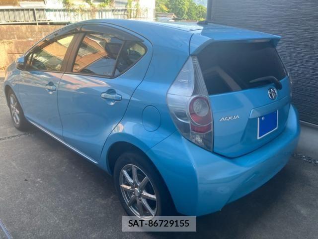 Toyota AQUA 2012-11 8228883-9