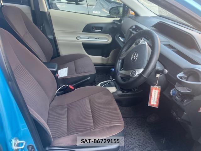 Toyota AQUA 2012-11 8228883-12